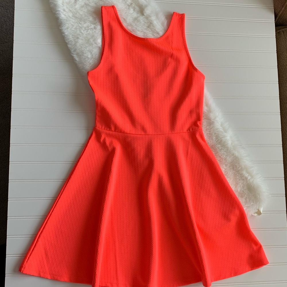 Devided by H&M SIZE 8 neon dress EUC scoop neck